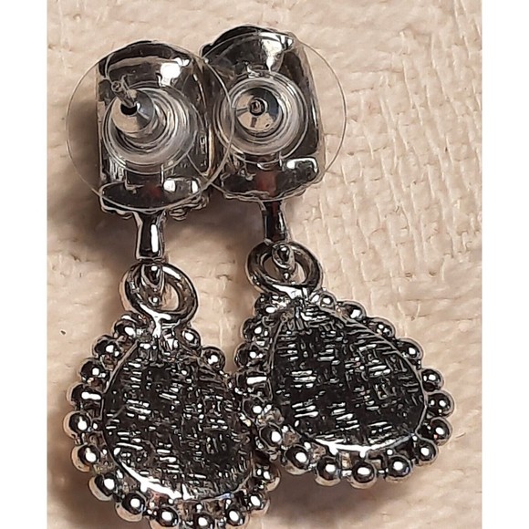 Silver Tone Tear Drop Dangle Earrings Post Pierced 1-1/2" Long - Picture 3 of 6